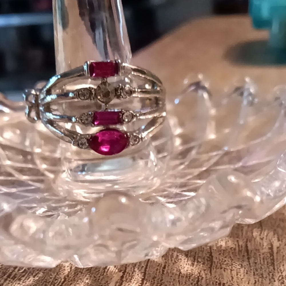 Paparazzi Silver and Red Ring with Split Band Design